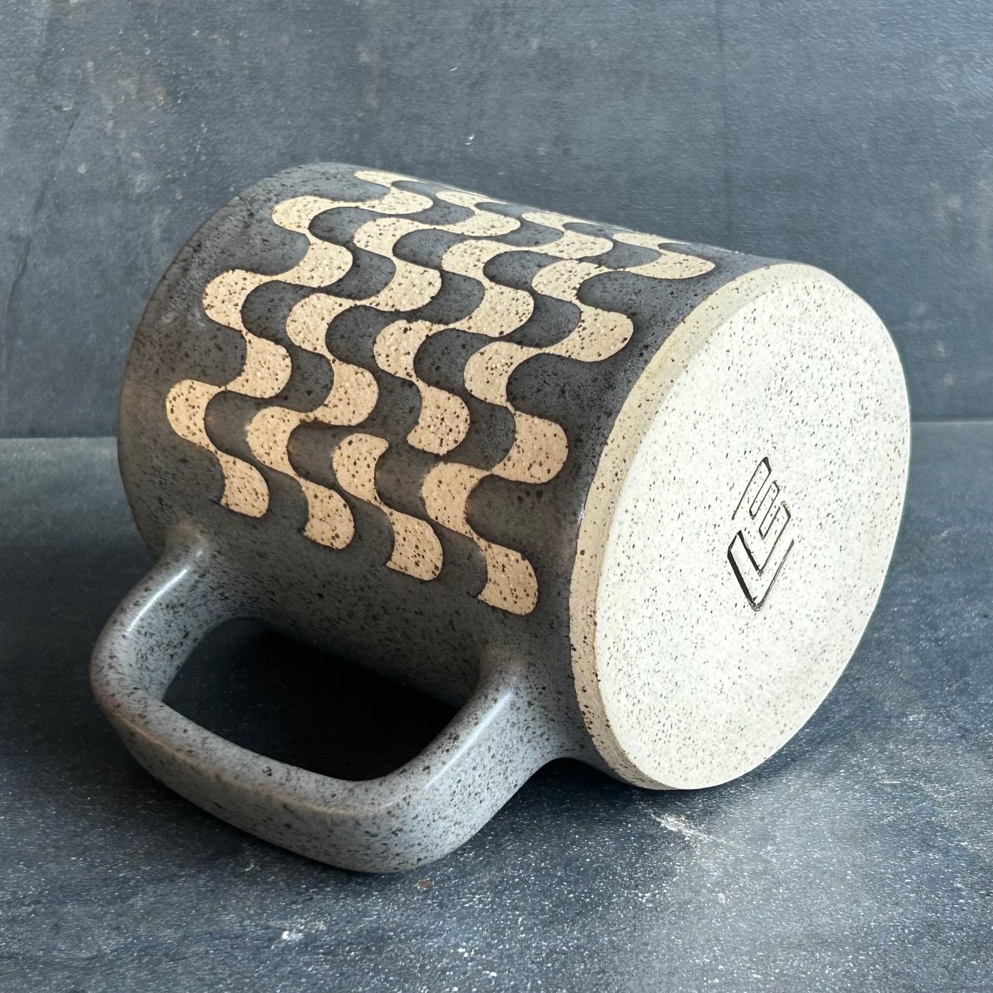 Retro Mug - Gray / White Speckle