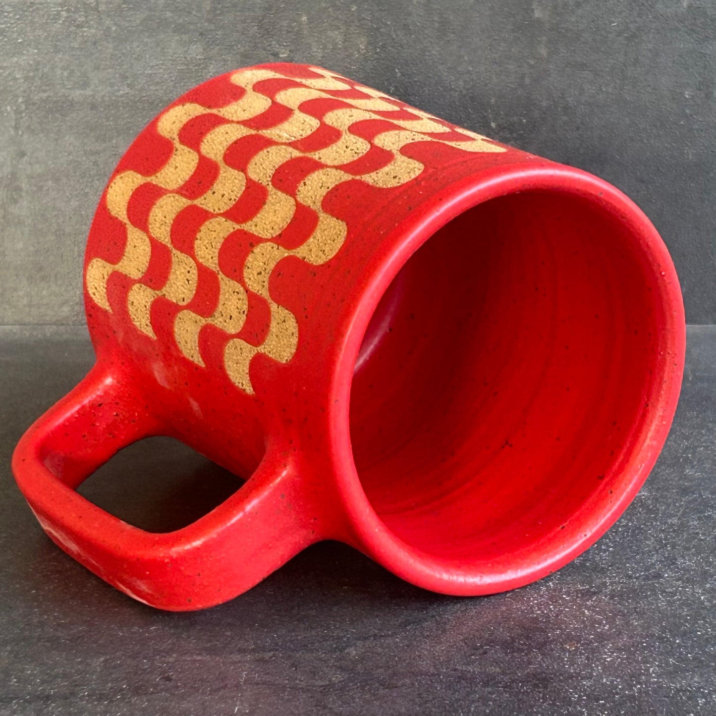 Retro Mug - Red Matte / Speckle Buff