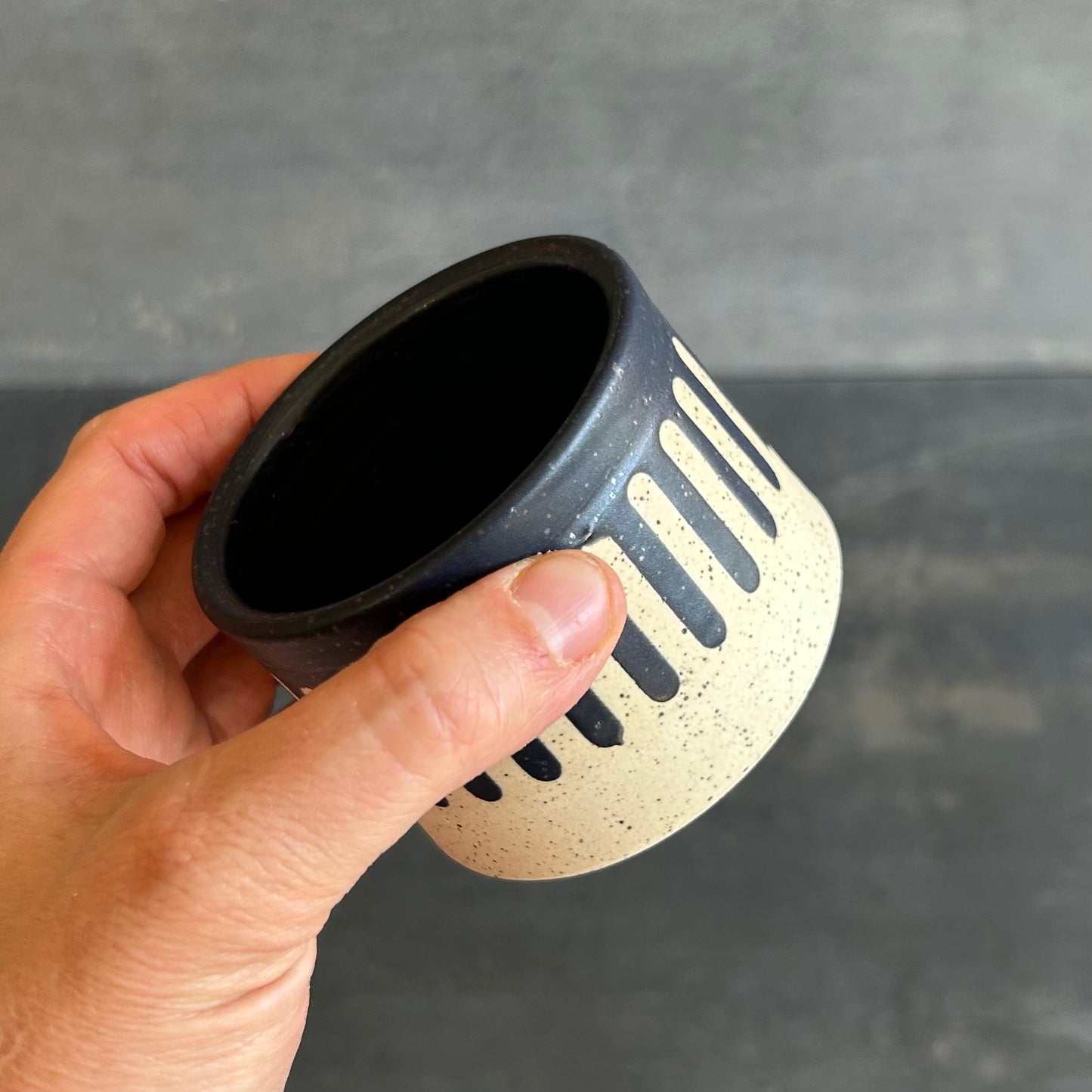4oz. Drip Cortada Cup - Black Matte / Speckled White