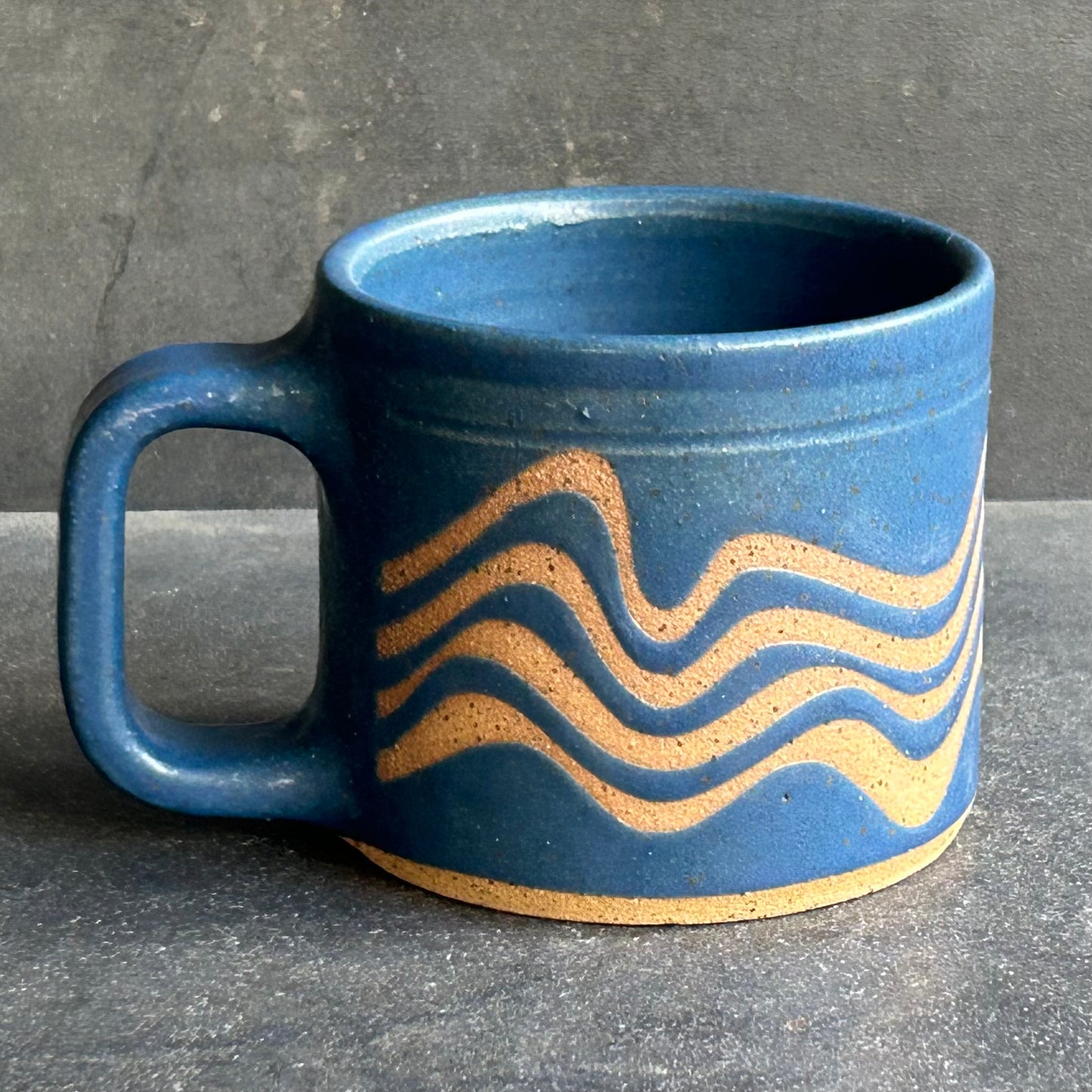 Mini Wave Mug - Midnight Matte / Speckled Buff