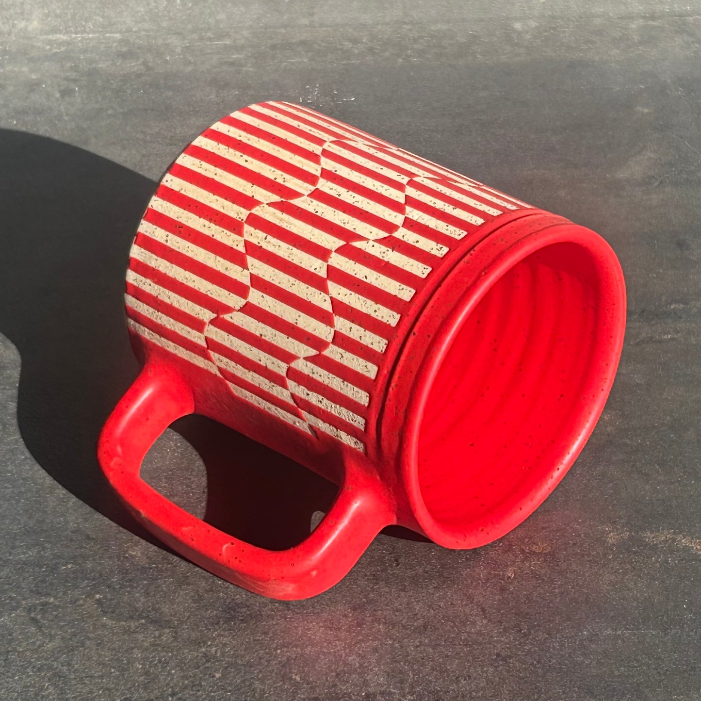 Wavy Stripe Mug - Red Matte / Speckled White