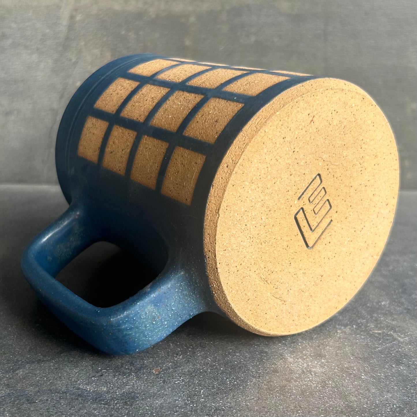 Lattice Mug - Midnight Matte / Speckled Buff