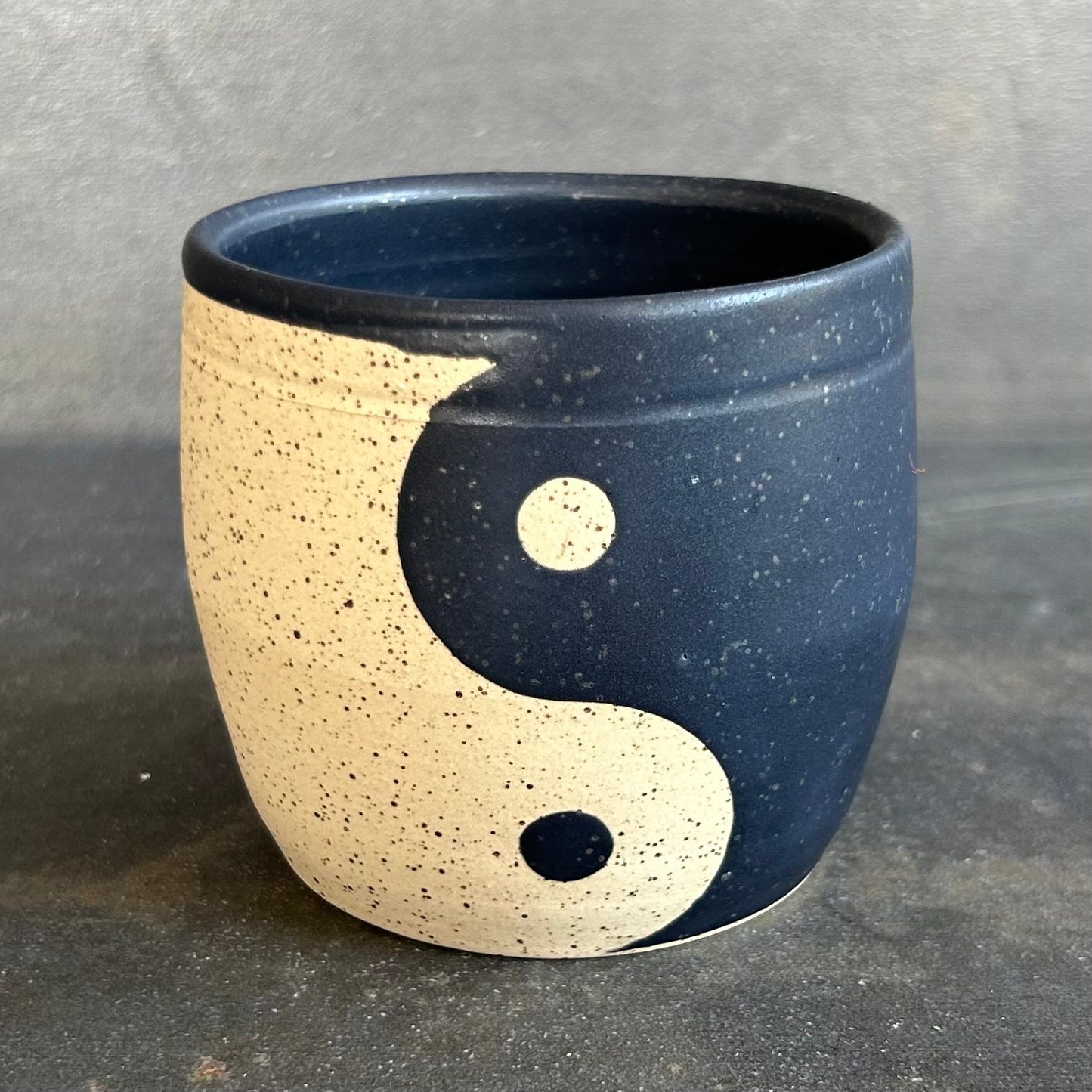8oz Yin Yang Cup -Black Matte / Speckled White