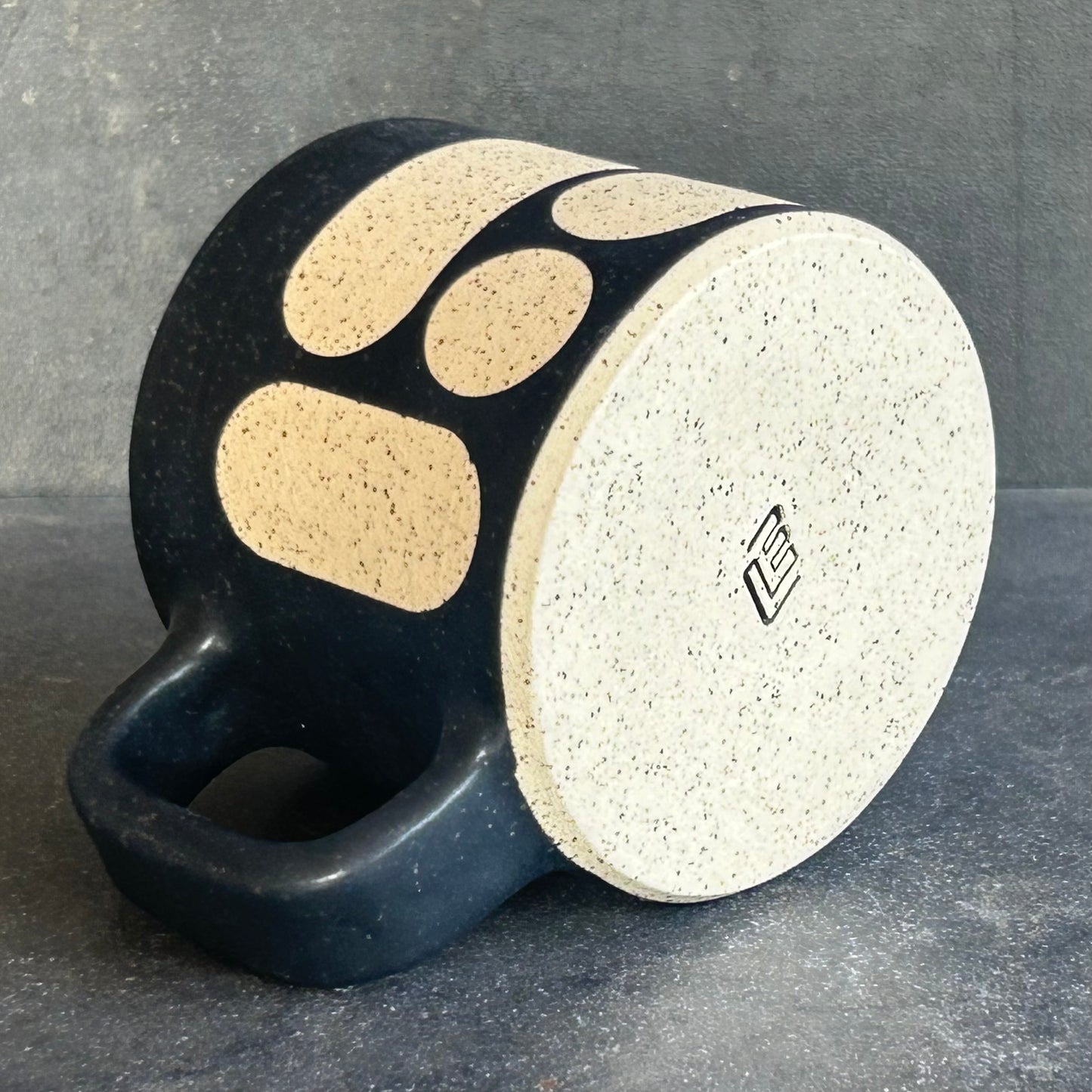 Mini Blob Mug -Black Matte / Speckled White