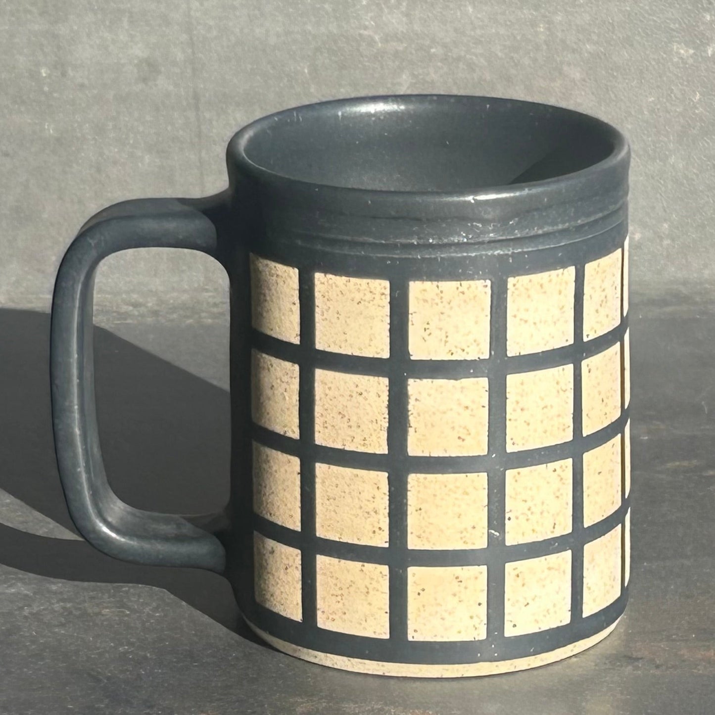 Lattice Mug - Black Matte / Speckled White