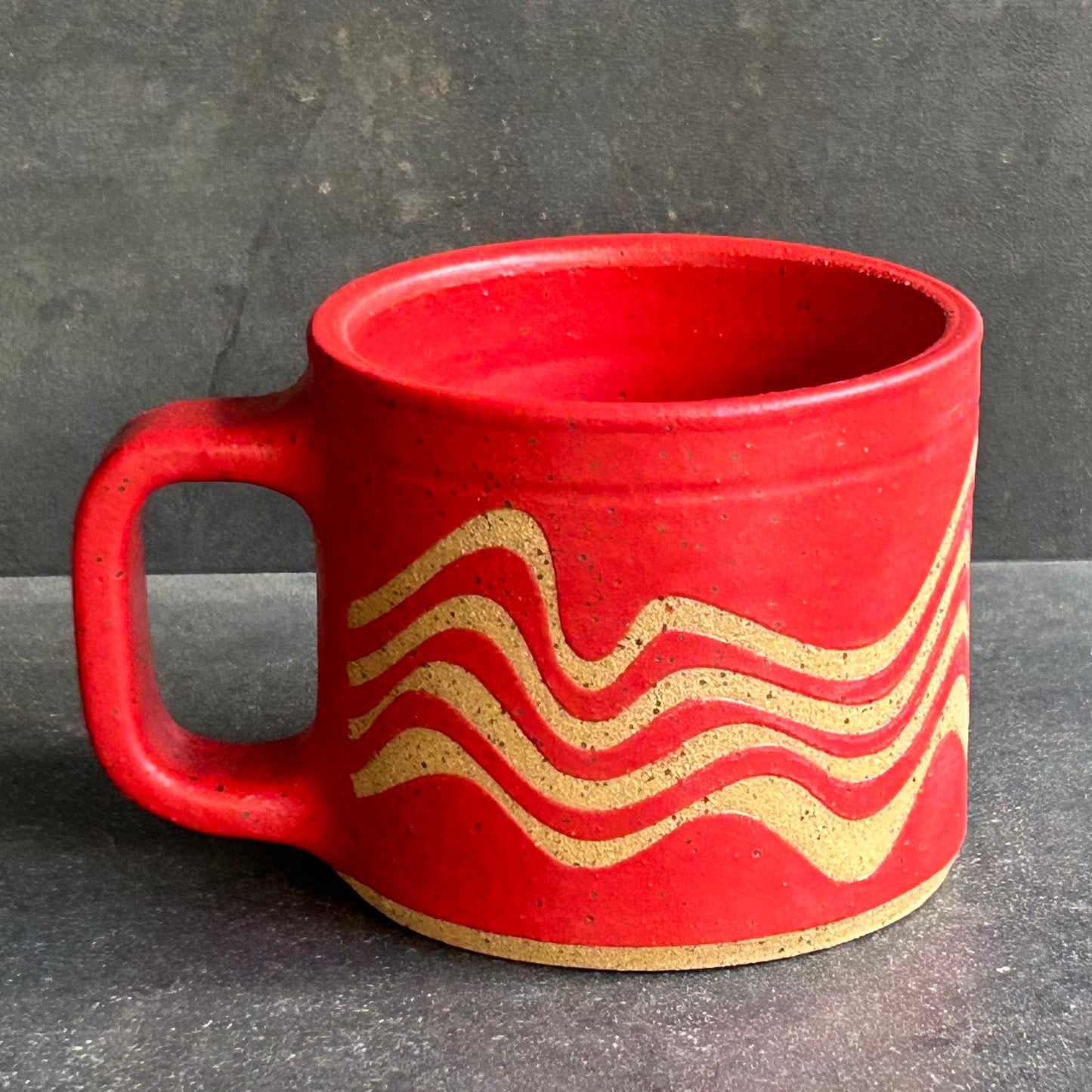 Mini Wave Mug - Red Matte / Speckled Buff