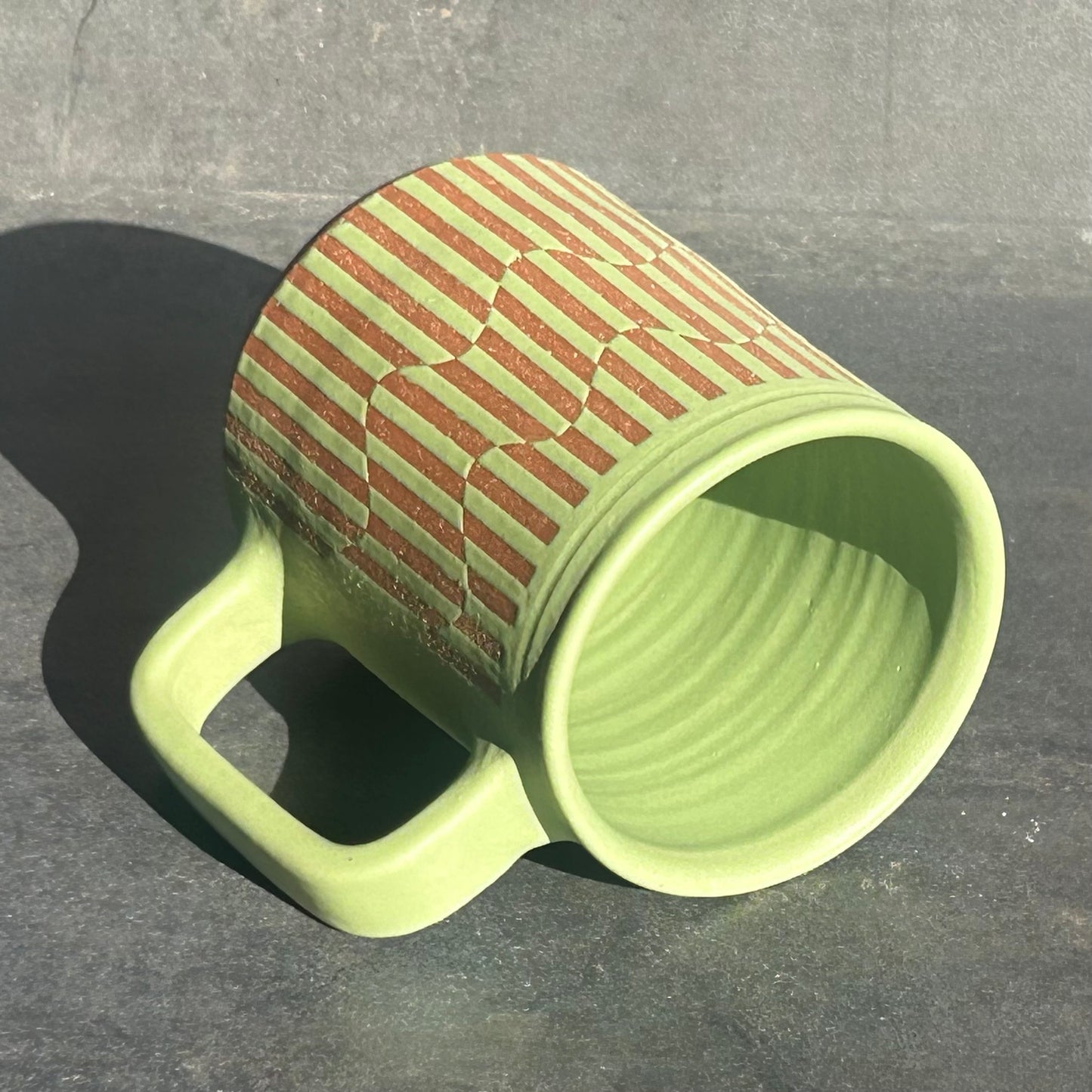 Wavy Stripe Mug - Green Matte / Rust