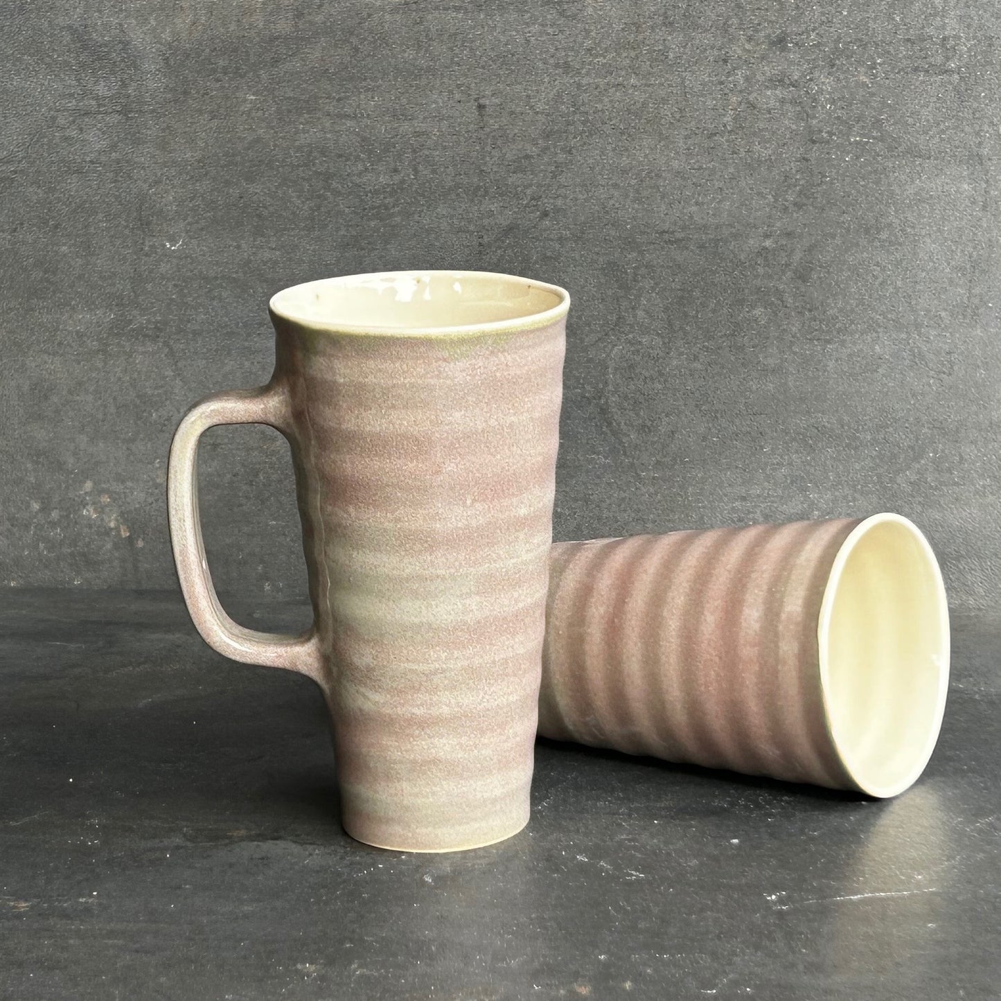 Wavy Mug - Toasted Sage / White
