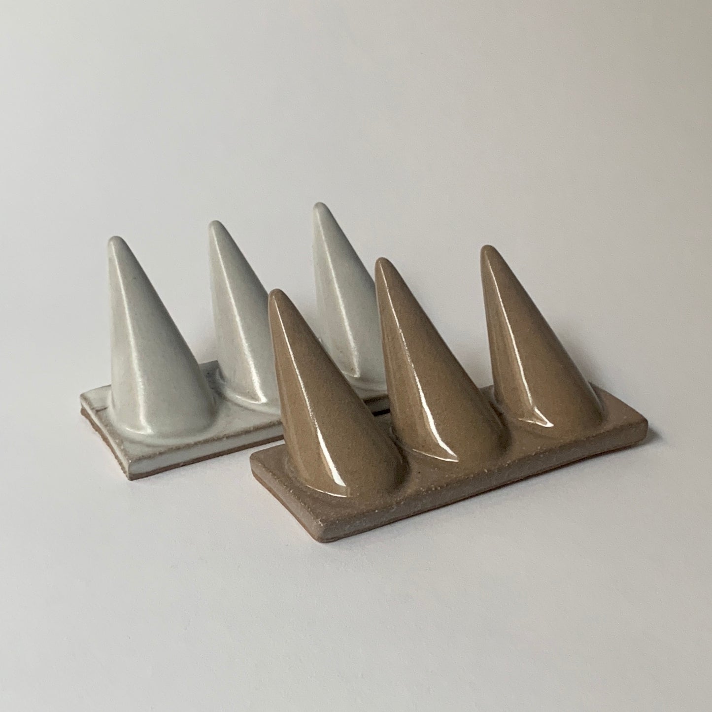 Ring Stand - Sand / Clear