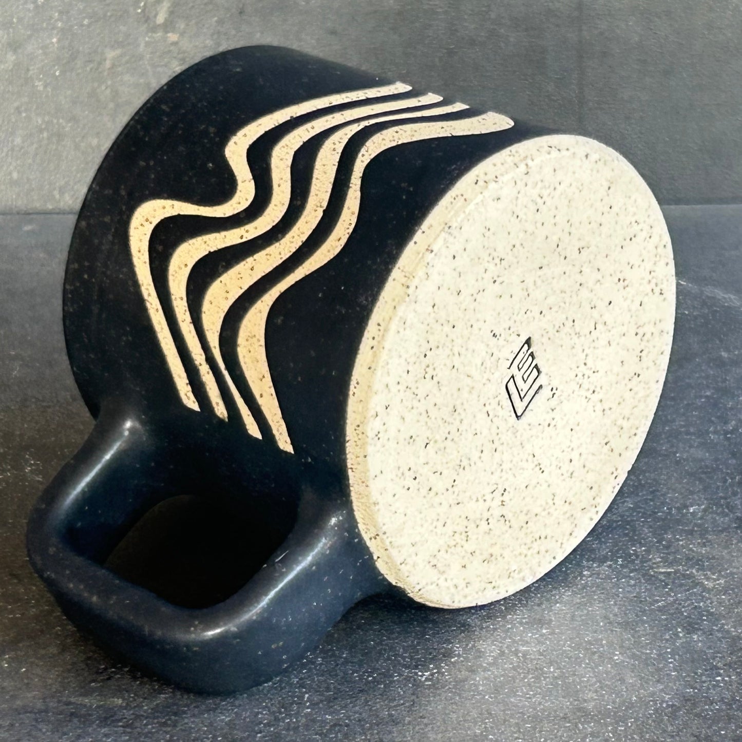 Mini Wave Mug - Matte Black / Speckled White
