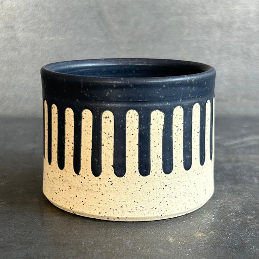 4oz. Drip Cortada Cup - Black Matte / Speckled White