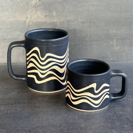 Mini Wave Mug - Matte Black / Speckled White