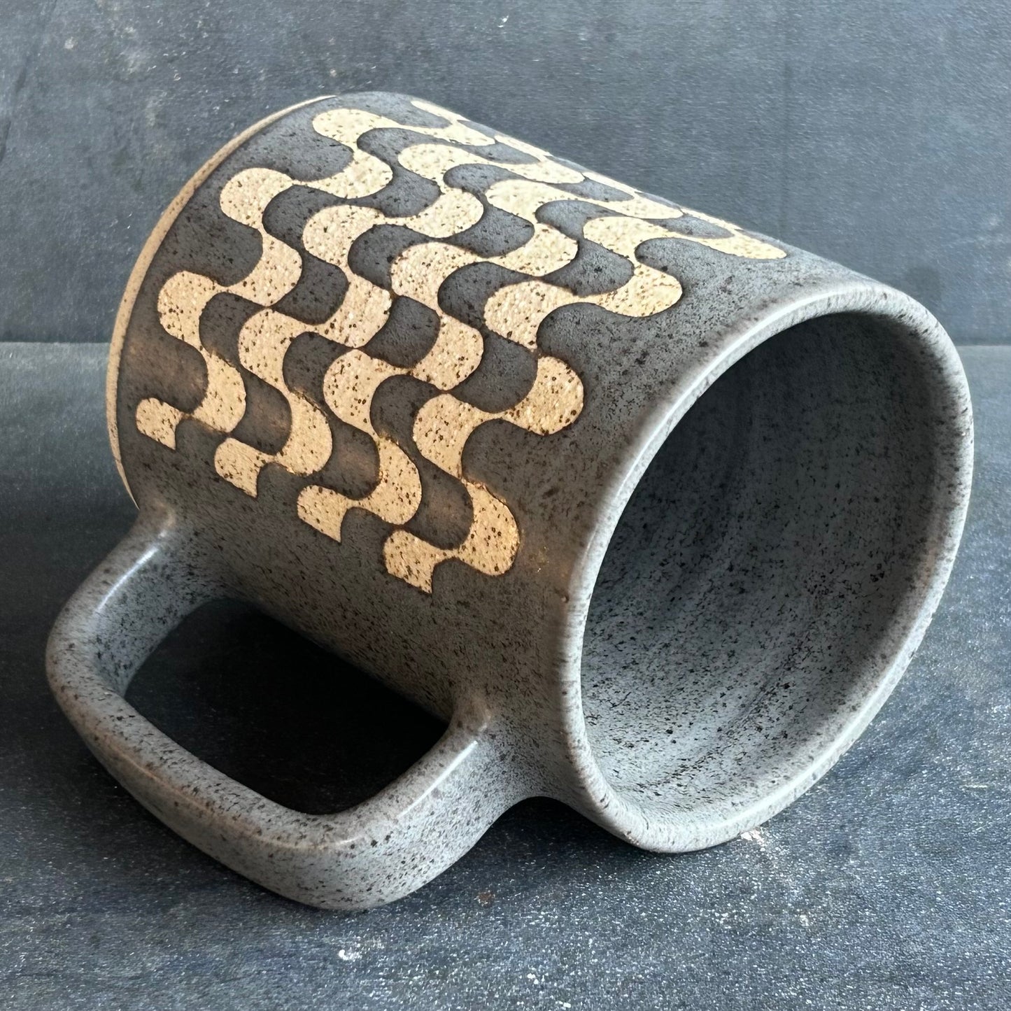 Retro Mug - Gray / White Speckle