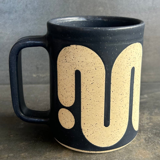 Big Wave Mug (solid) - Black Matte / Speckled White