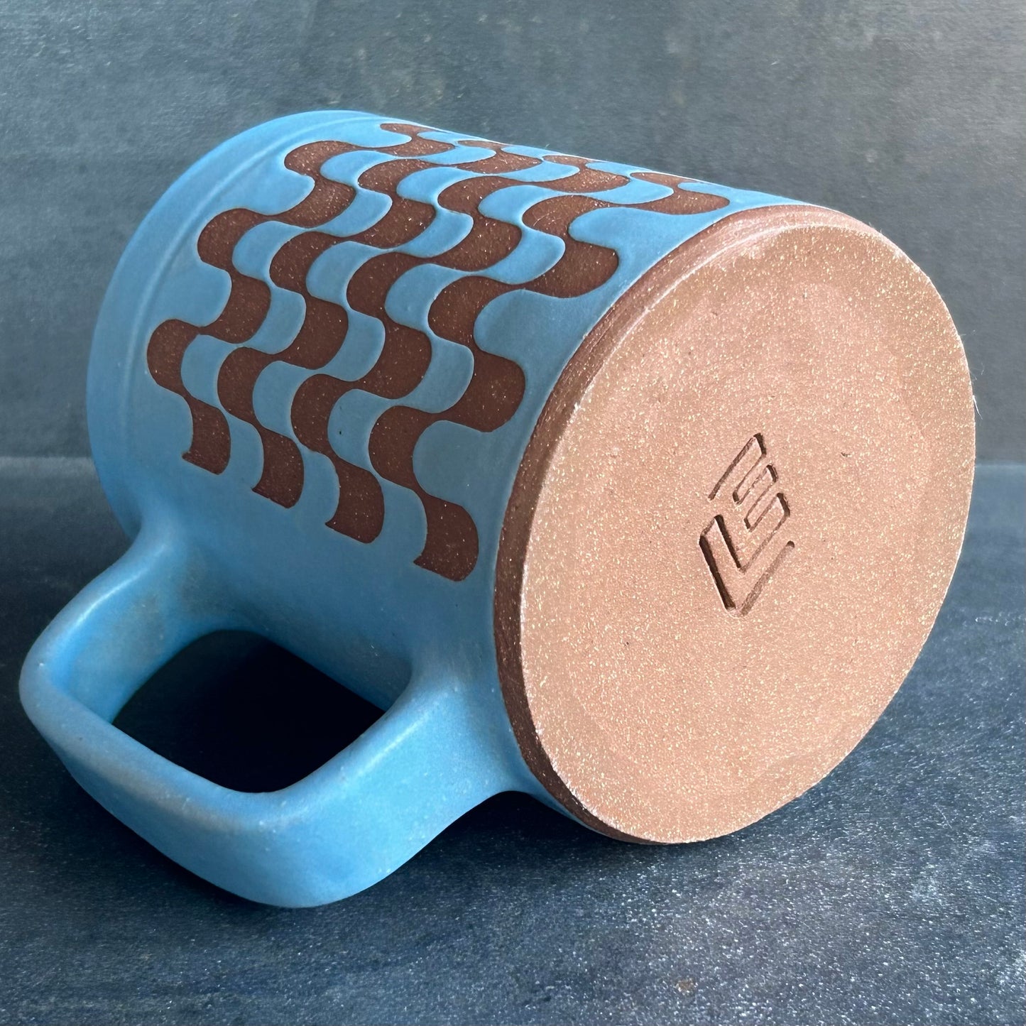 Retro Mug - Light Blue Matte / Rust