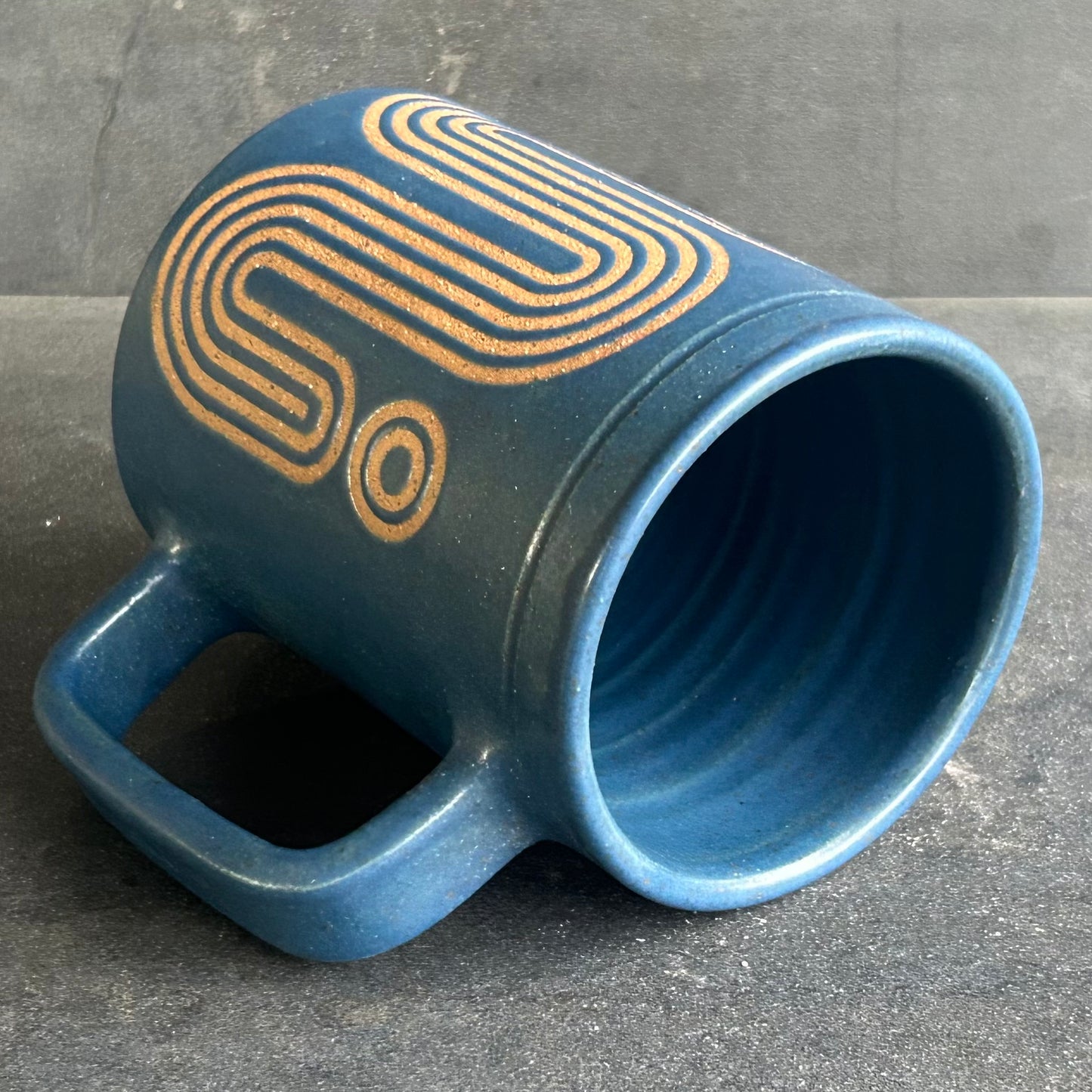 Big Wave Mug - Midnight Blue / Speckled Buff