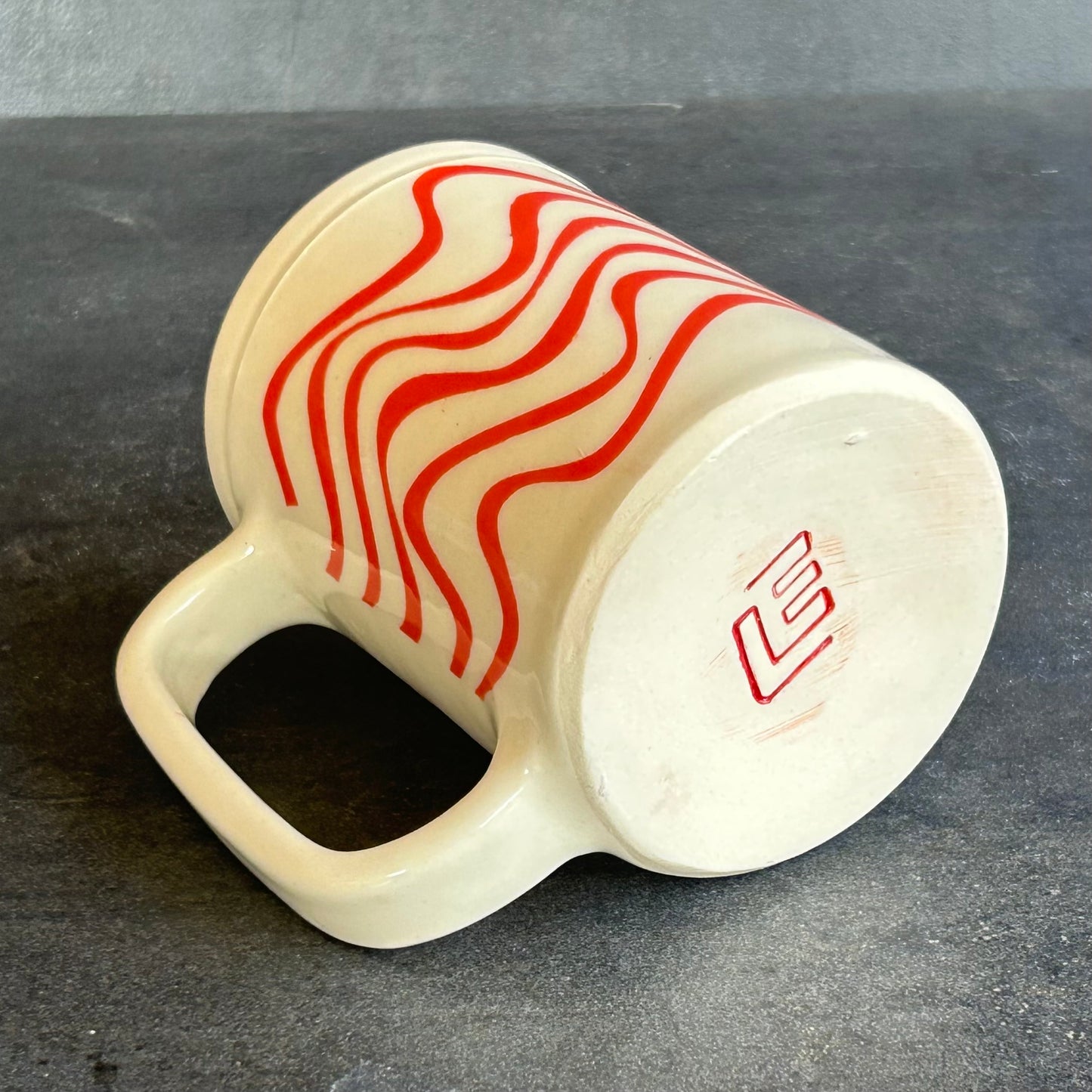 Wave Mug - Blood Orange / White