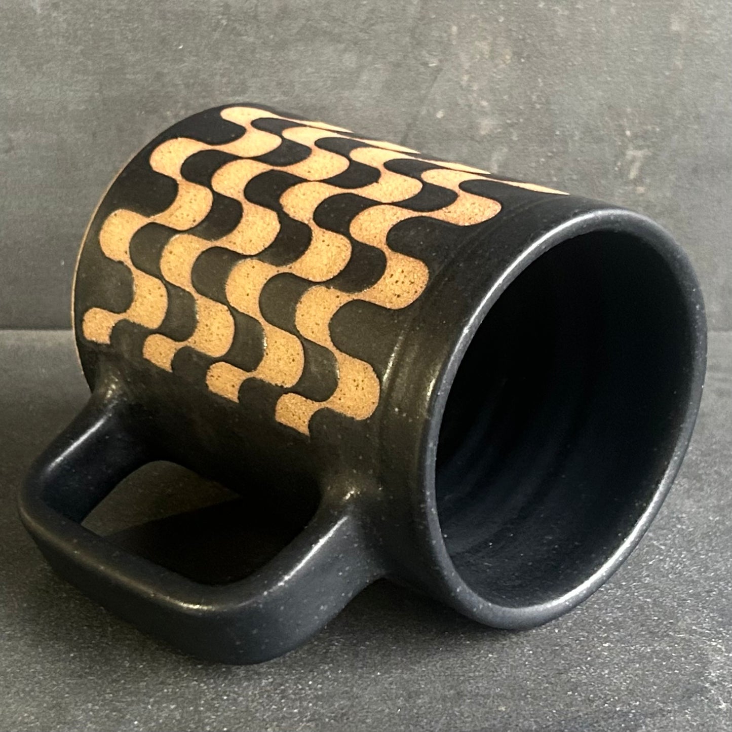 Retro Mug - Black Matte / Speckle Buff