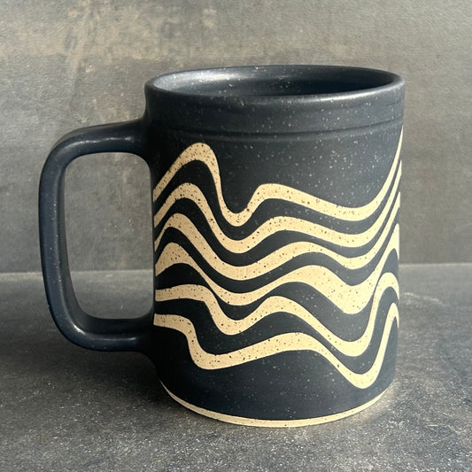 Wave Mug - Matte Black / Speckled White