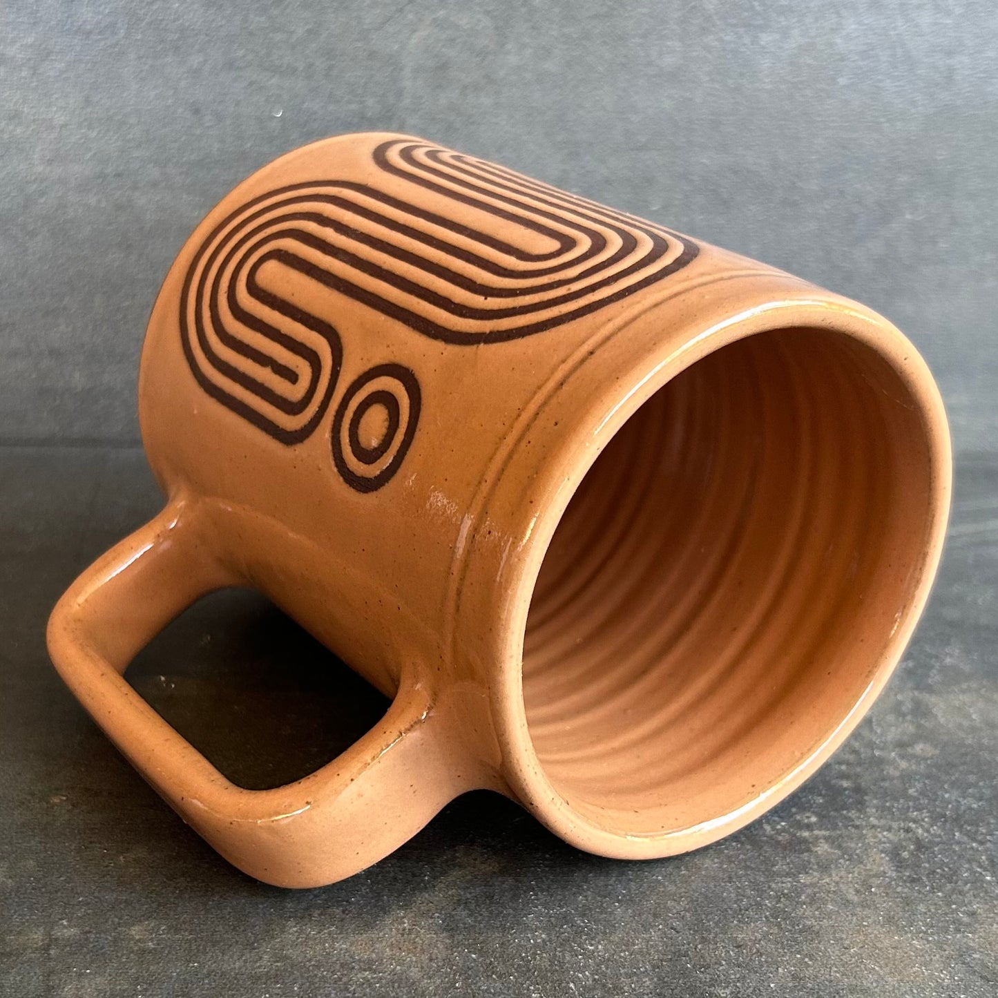 Big Wave Mug - Nude / Rust