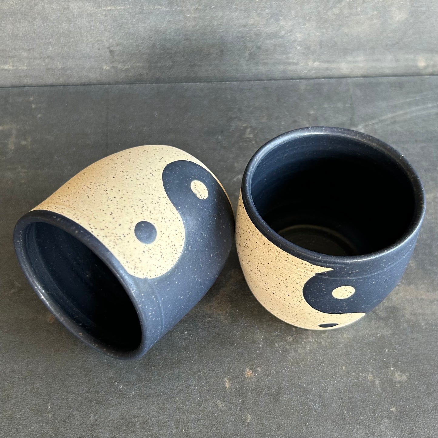 8oz Yin Yang Cup -Black Matte / Speckled White