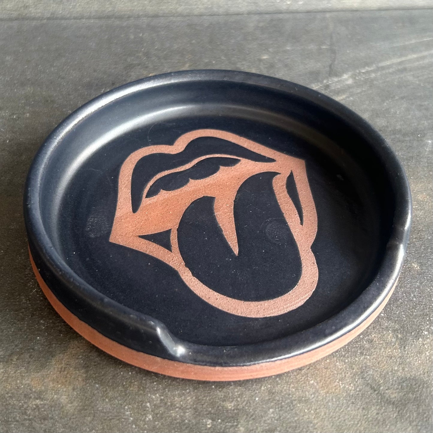 Tongue Coaster - Black Matte / Rust