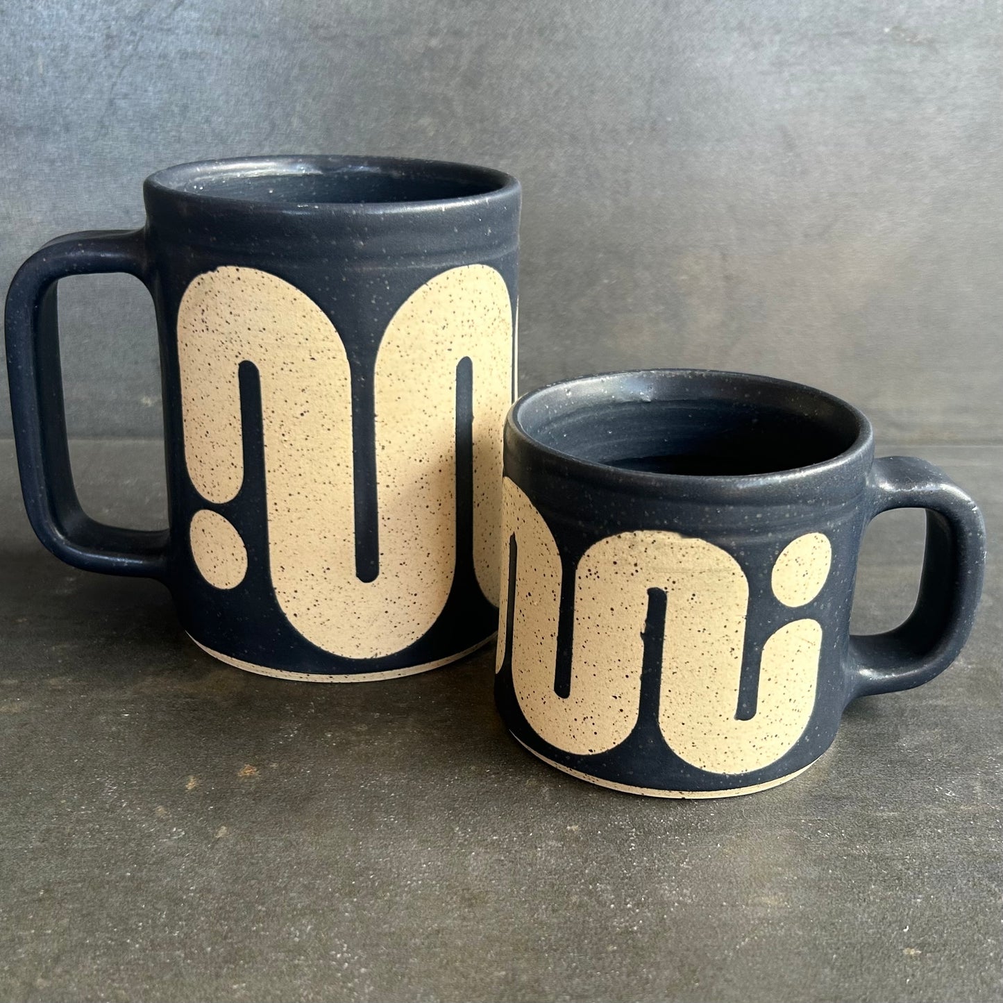 Mini Mug Big Wave (solid) -Black Matte / Speckled White