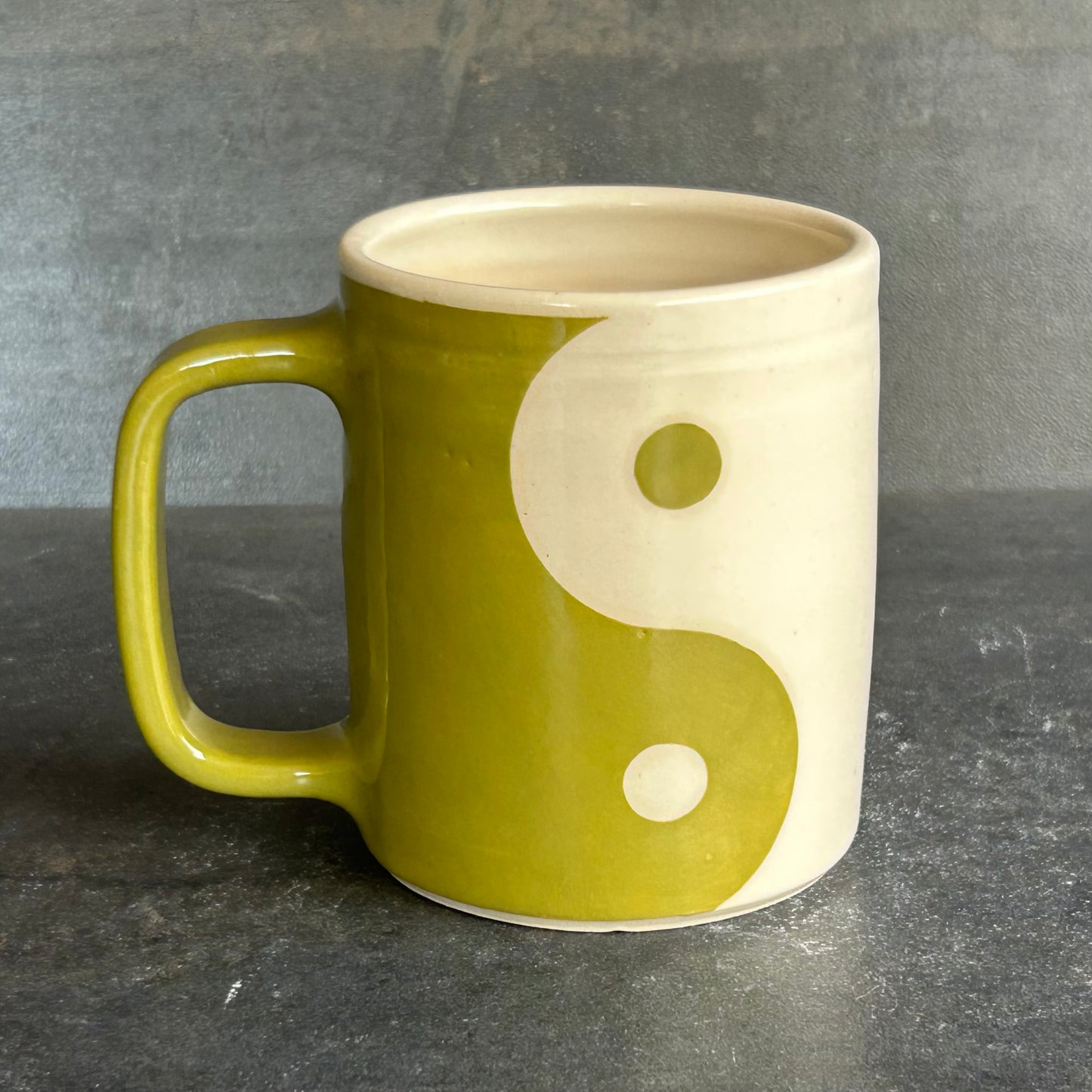 Yin Yang Mug - Avocado / White