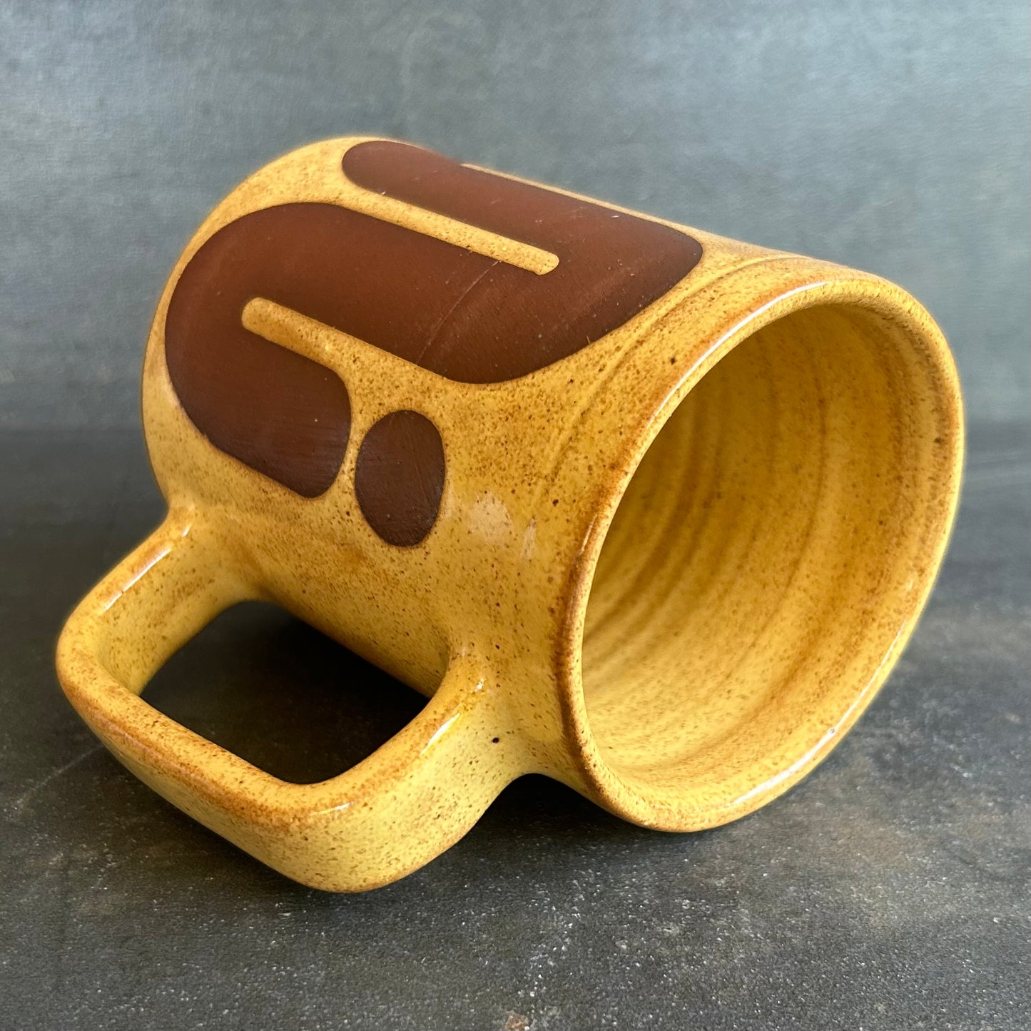 Big Wave Mug (solid) - Golden Shino / Rust