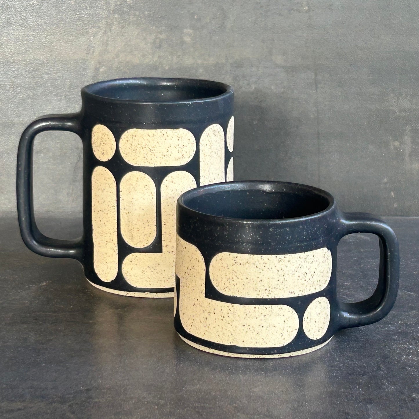 Mini Blob Mug -Black Matte / Speckled White