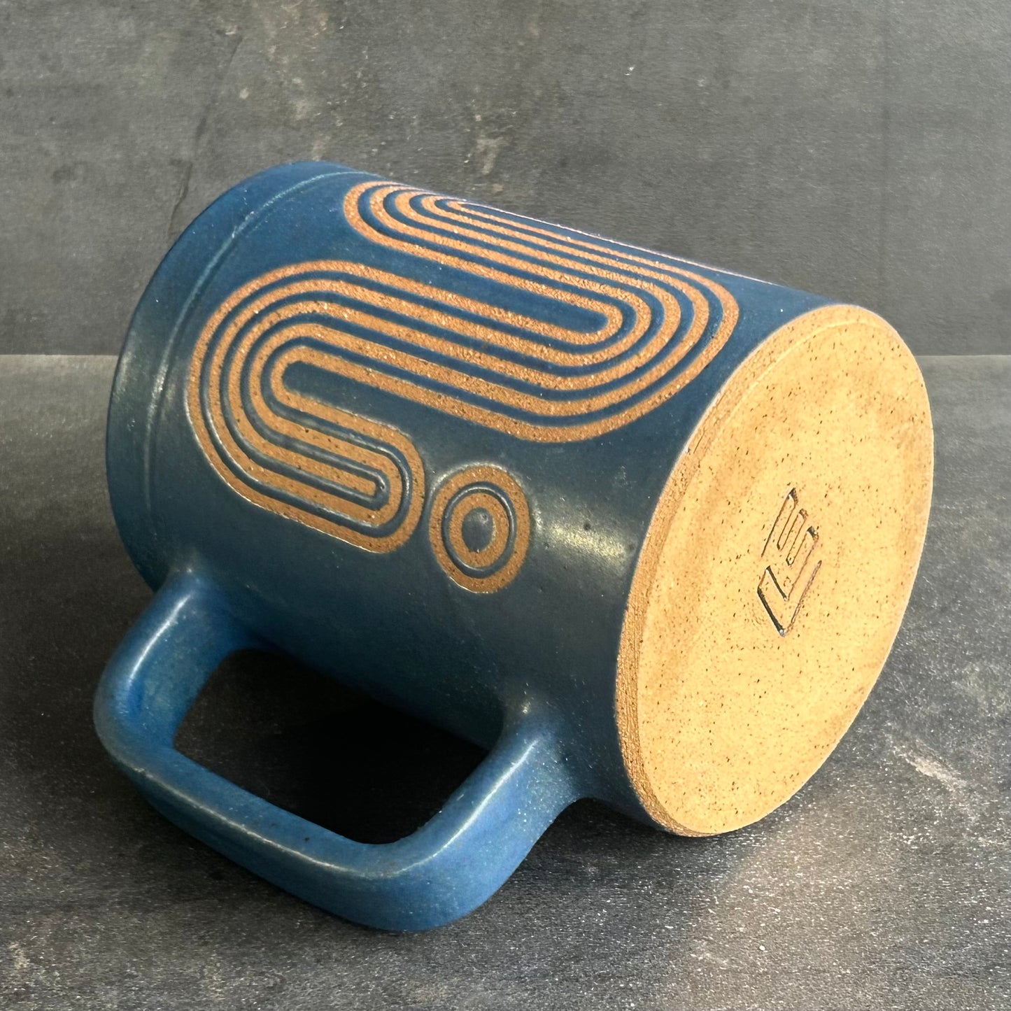 Big Wave Mug - Midnight Blue / Speckled Buff