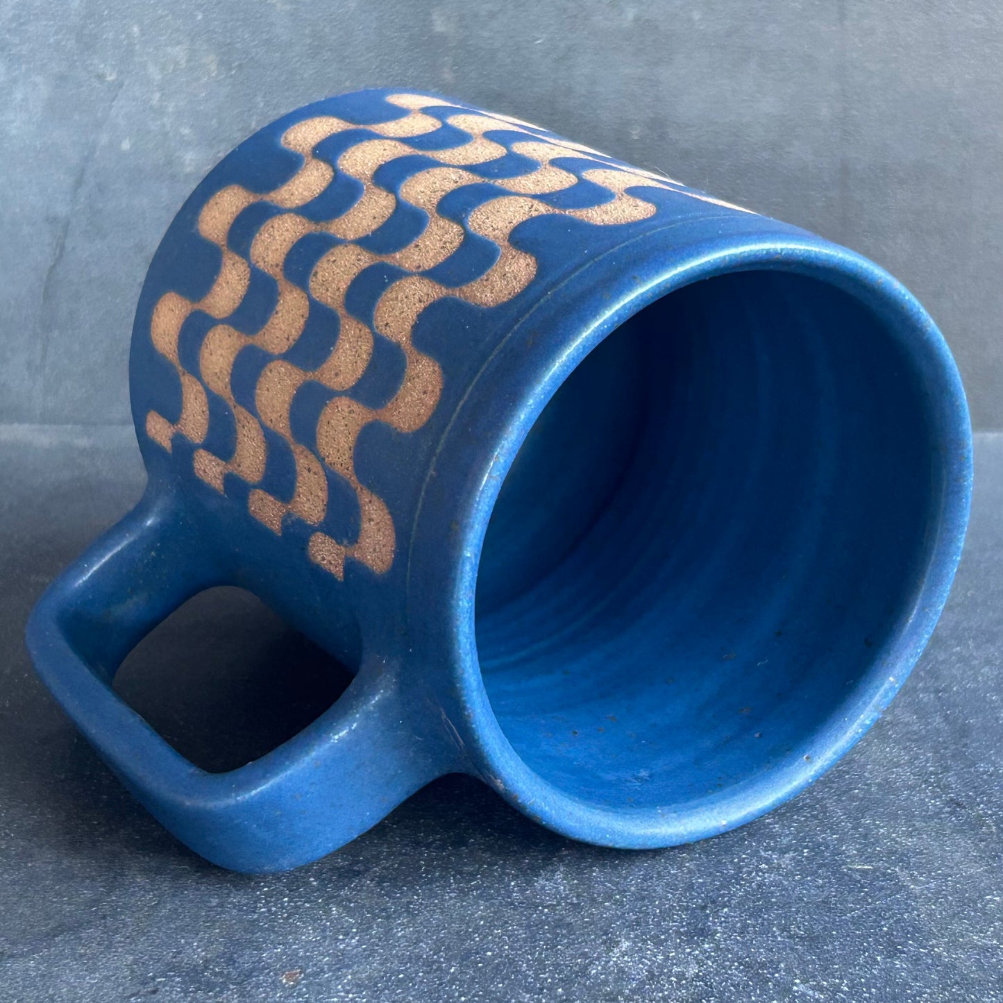 Retro Mug - Midnight Matte / Speckled Buff