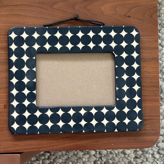 4x6 Dots Frame - Black Reverse / White Speckle