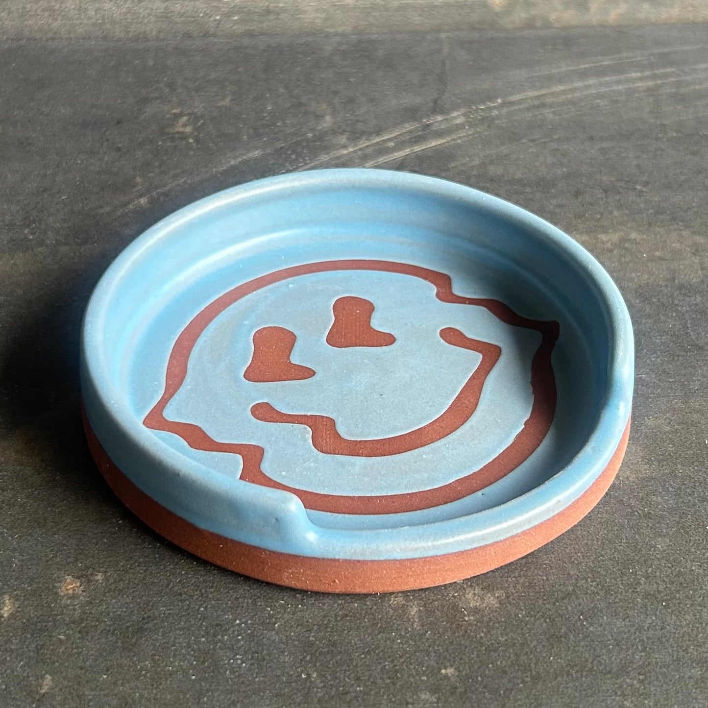 Crazy Face Coaster - Light Blue Matte / Rust