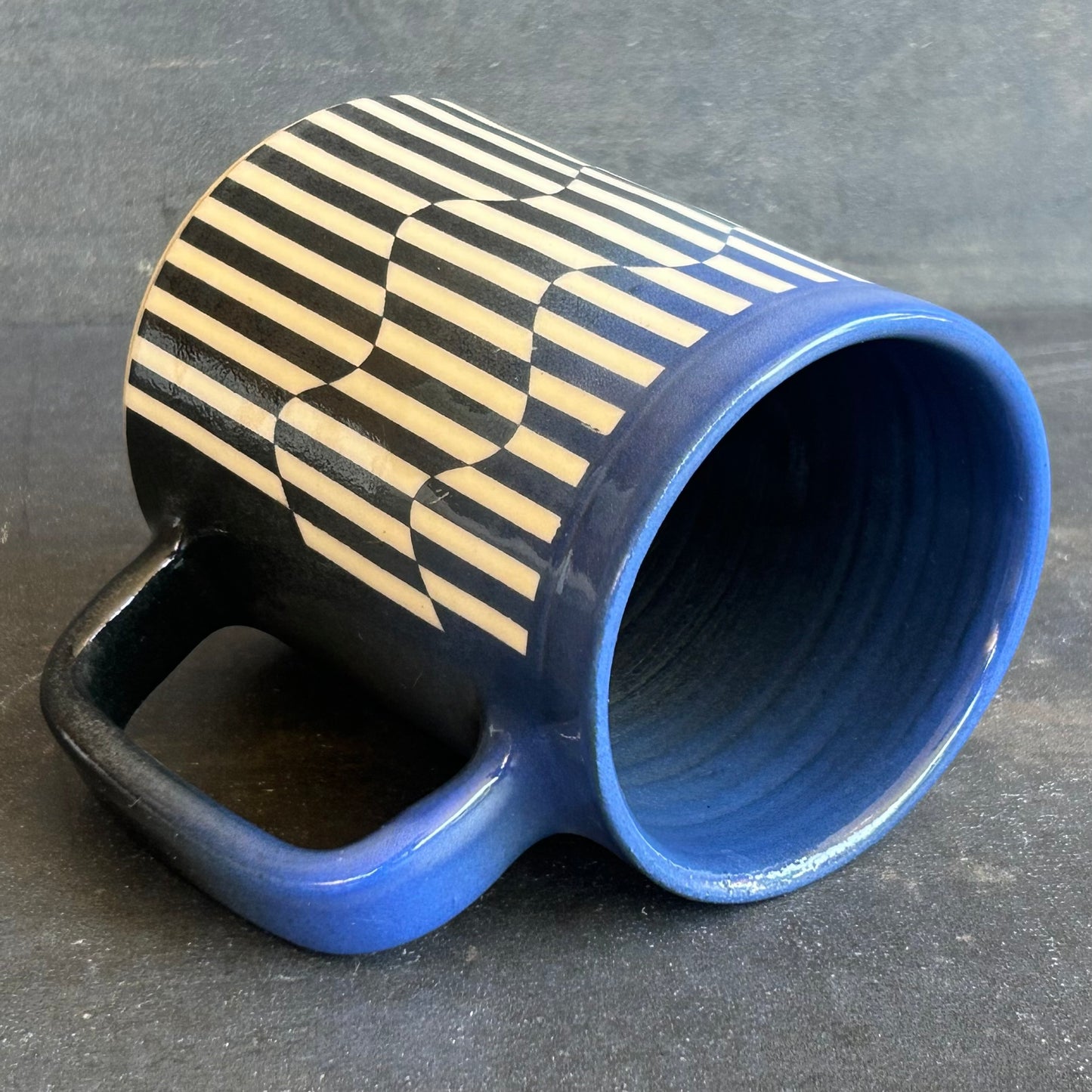 Wavy Stripe Mug - Fade Black to Blue