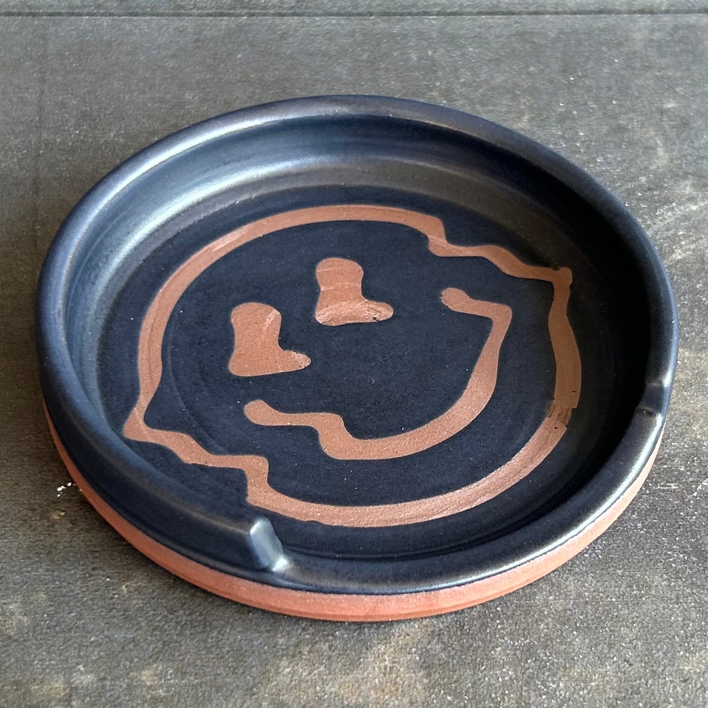 Crazy Face Coaster - Black Matte / Rust