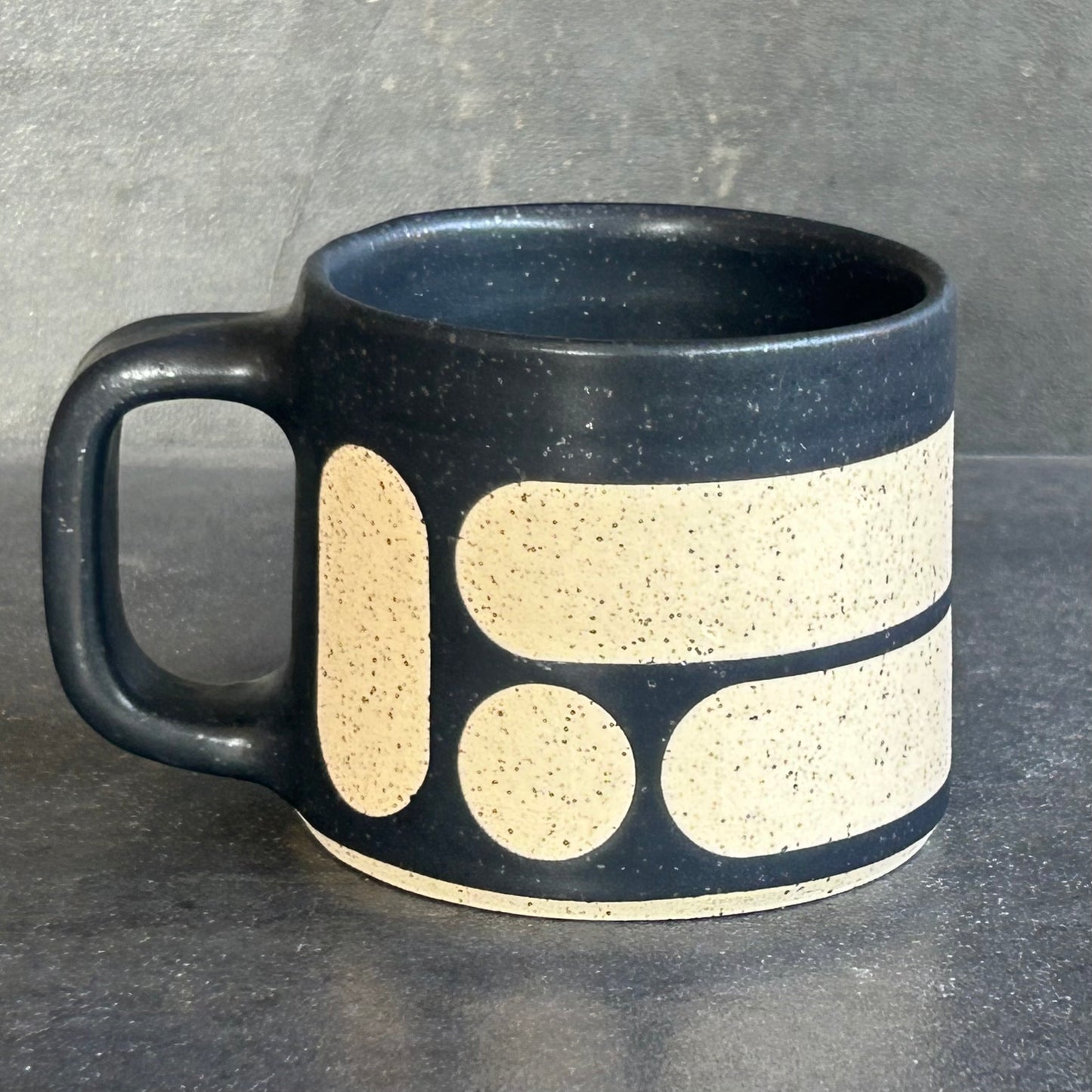 Mini Blob Mug -Black Matte / Speckled White