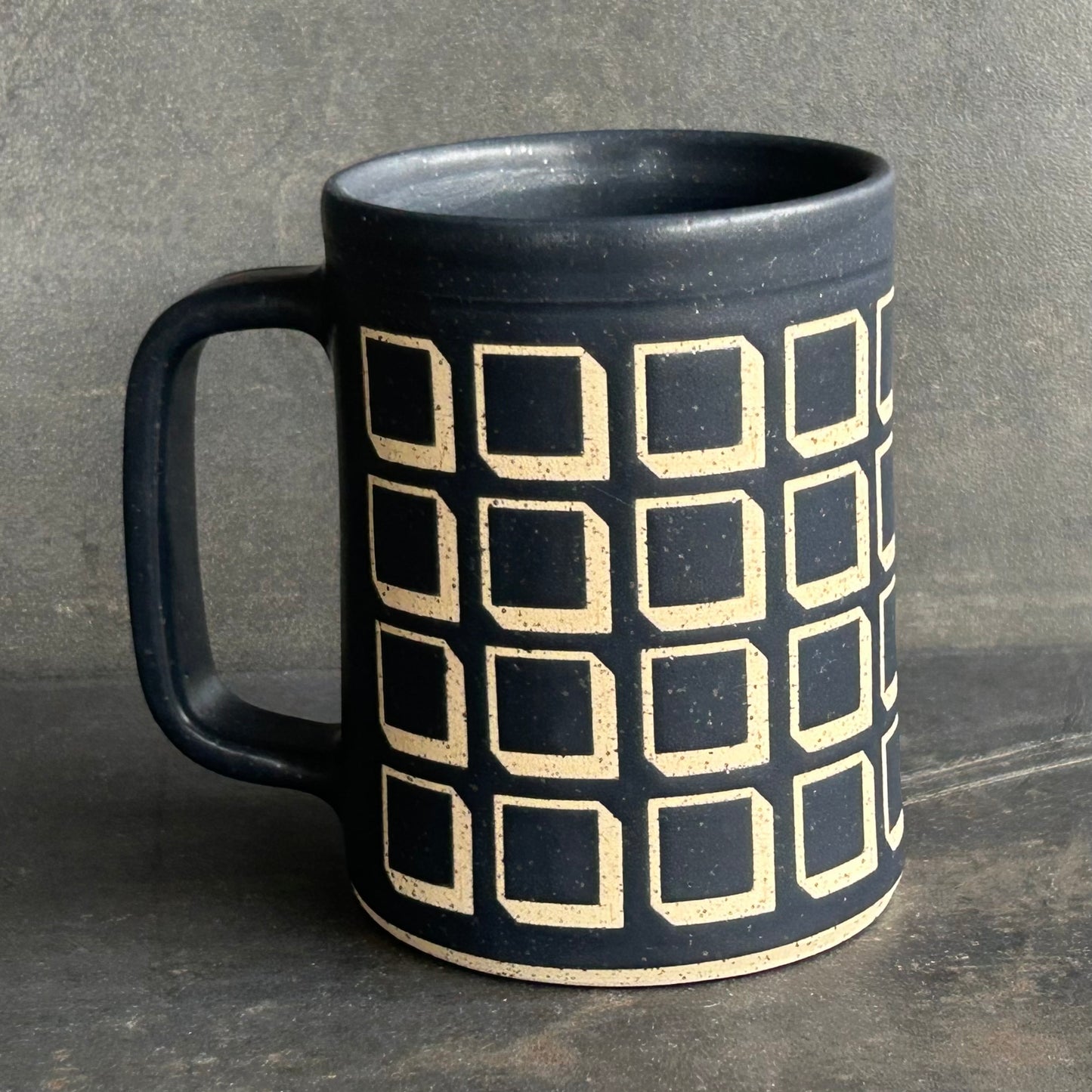 Cubes Mug -Black Matte / Speckled White