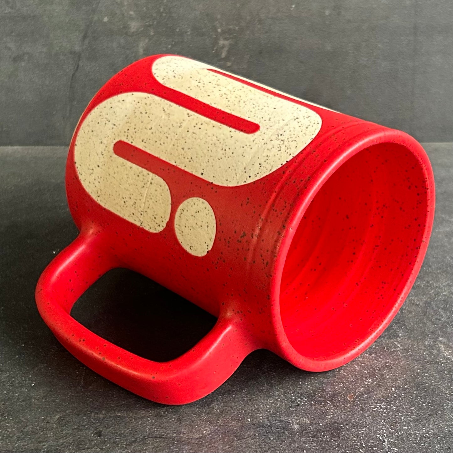 Big Wave Mug (solid) - Red Matte / Speckled White