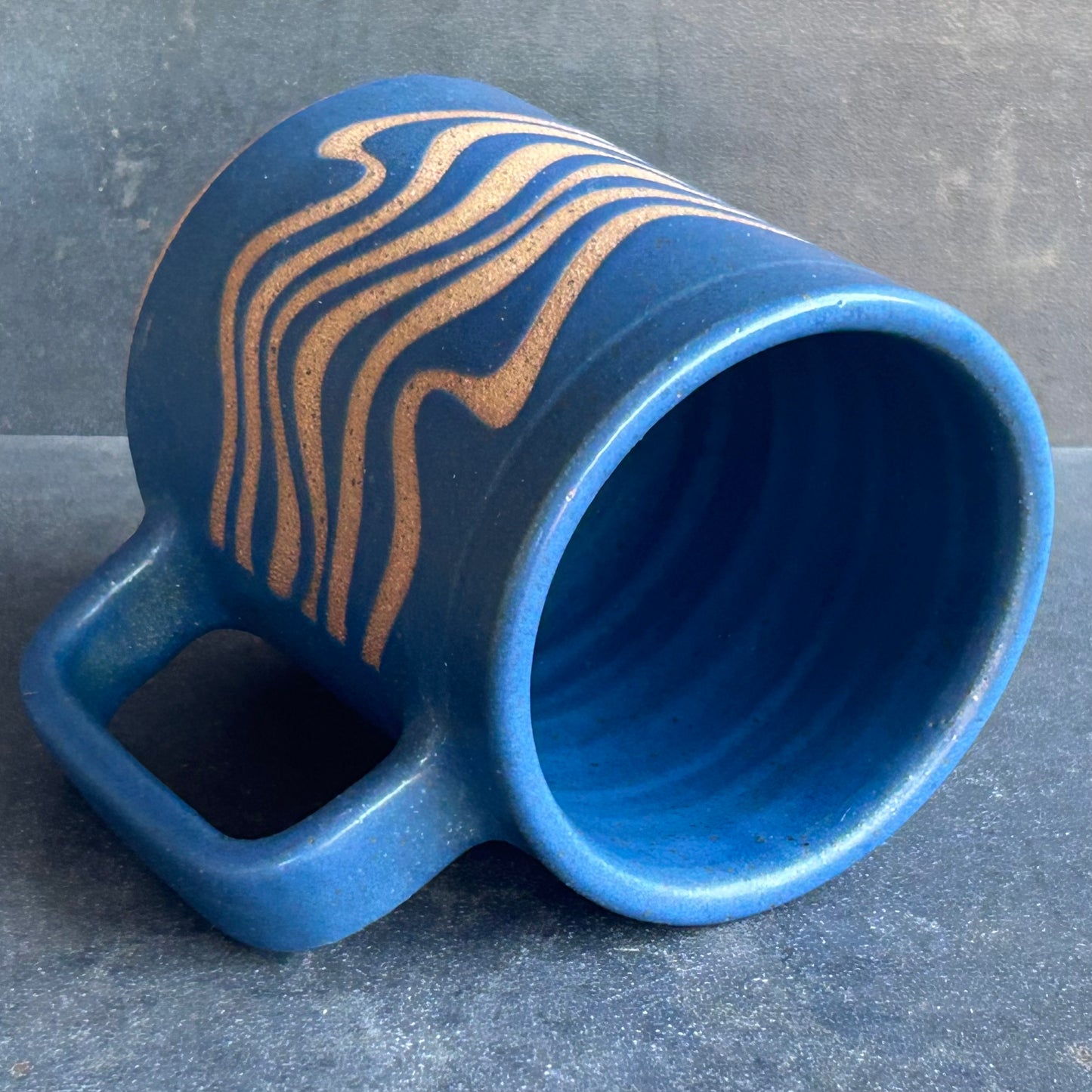 Wave Mug - Midnight Blue / Speckled Buff