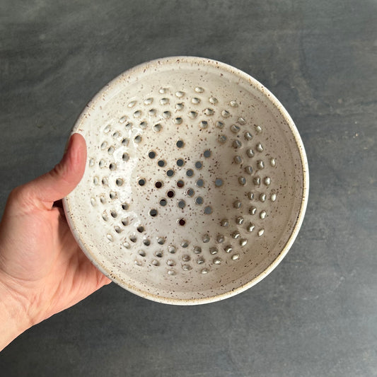 Berry Bowl - Speckled White