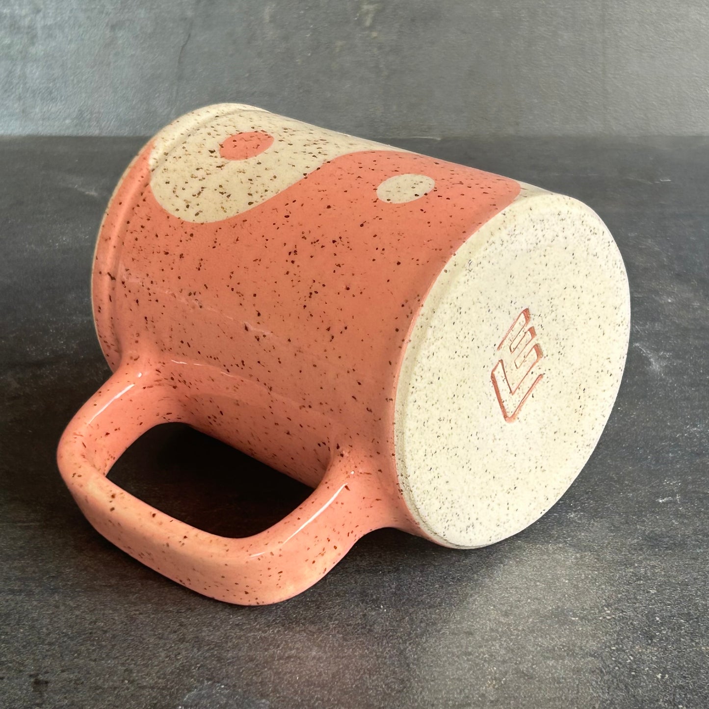 Yin Yang Mug - Pink / Speckle