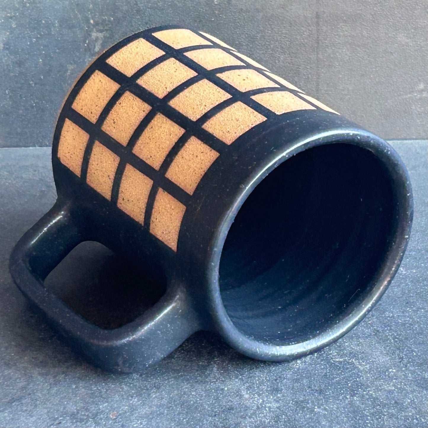 Lattice Mug - Black Matte / Speckled Buff