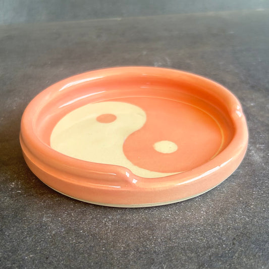 Yin Yang Spoon Rest - Pink / White