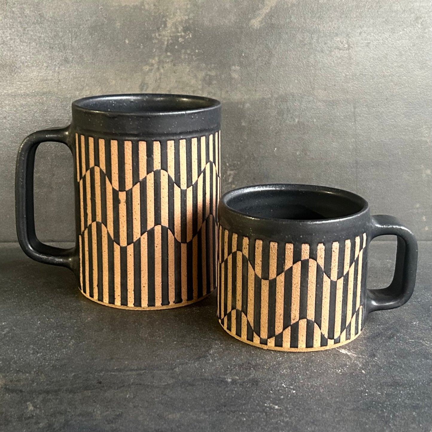 Mini Wavy Stripe Mug - Black Matte / Speckled Buff