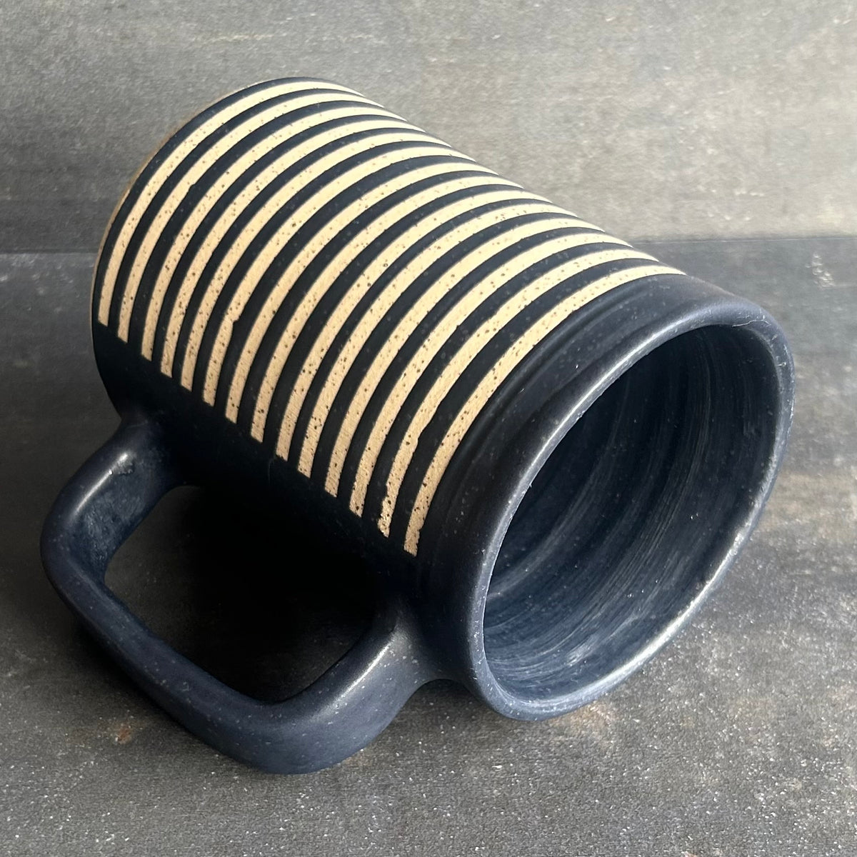 Stripes Mug - Matte Black / Speckle White
