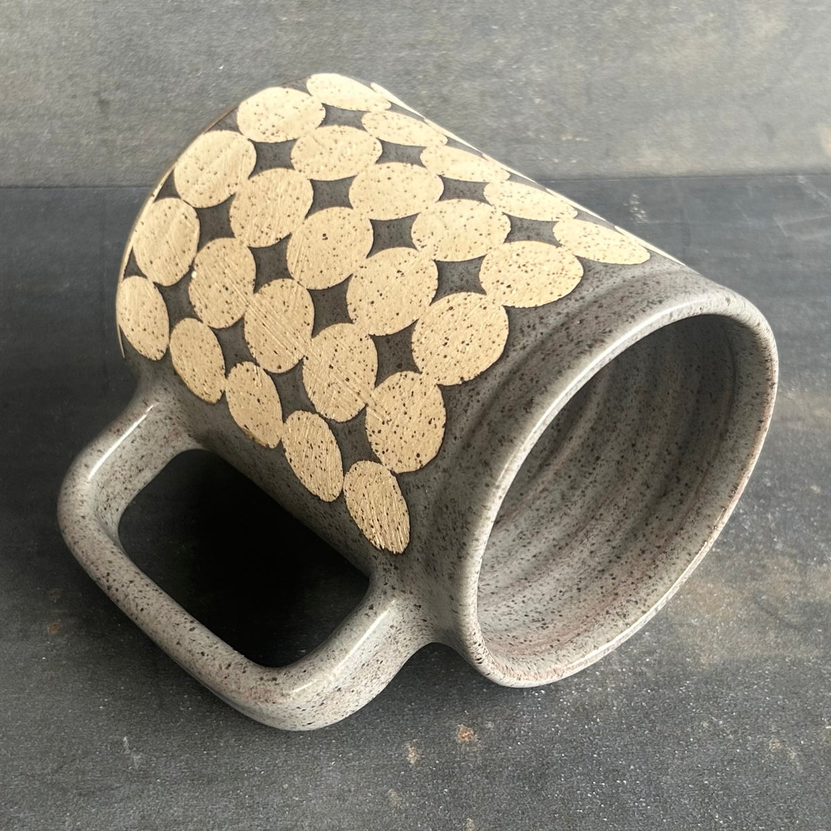 Dots Mug - Gray / Speckled White