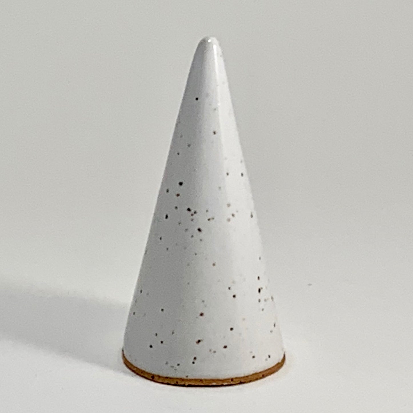 Standard Ring Cone - Speckled Buff - Colonial White