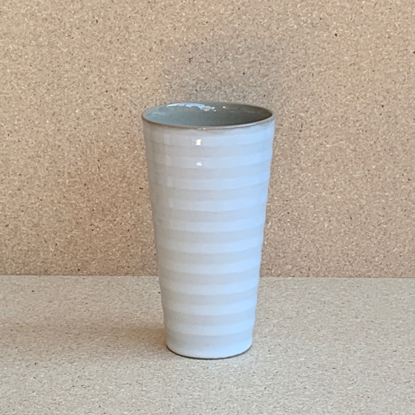 Wavy Cup - White / Sand